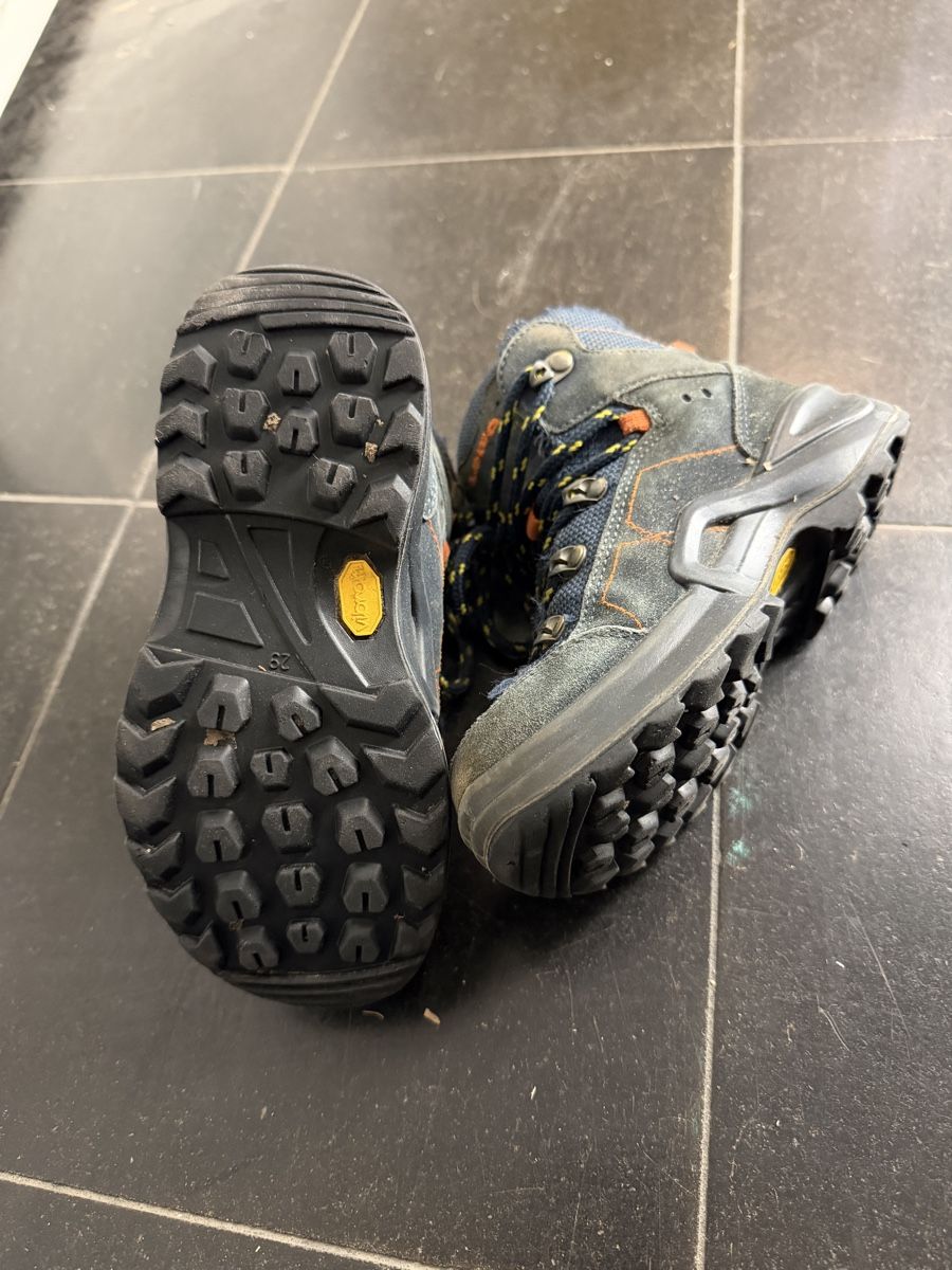 Lowa Scarpe per ragazzi: Lowa Wanderschuhe Gr 29 – Usato da Basel venduto da Vaiva1 1