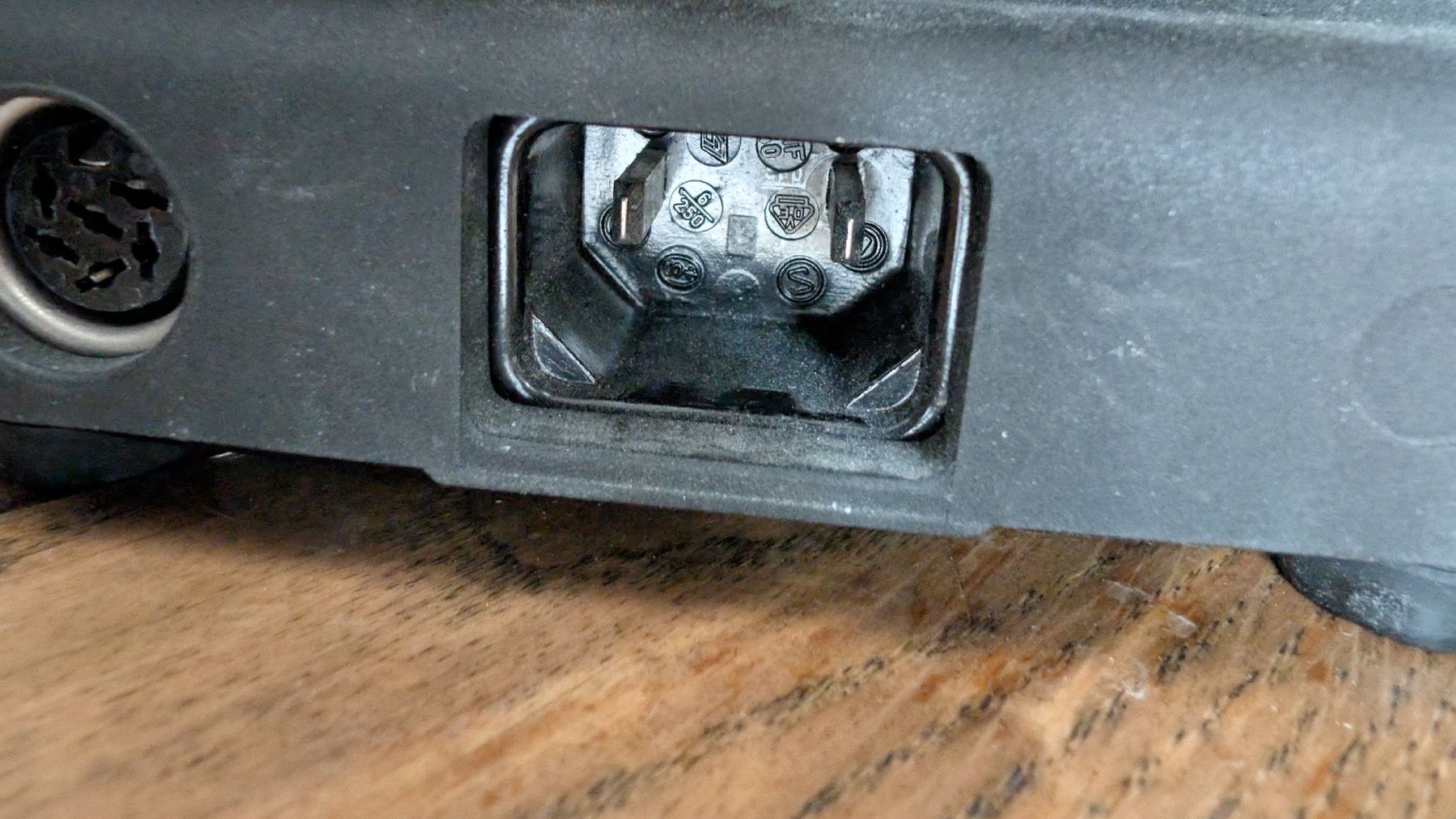 Braun Proiettori: Braun D300 Autofocus Diaprojektor – Difettoso da Geroldswil venduto da viv_vs9r 6