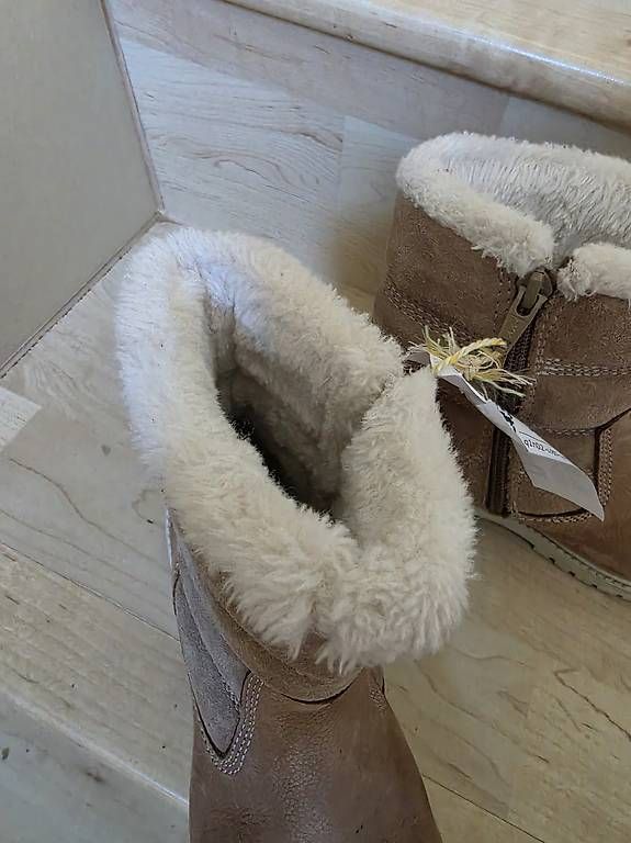 Scarpe per ragazze: Stiefel gr 32 – Usato da Birmenstorf AG venduto da JenniferLopetrone 2