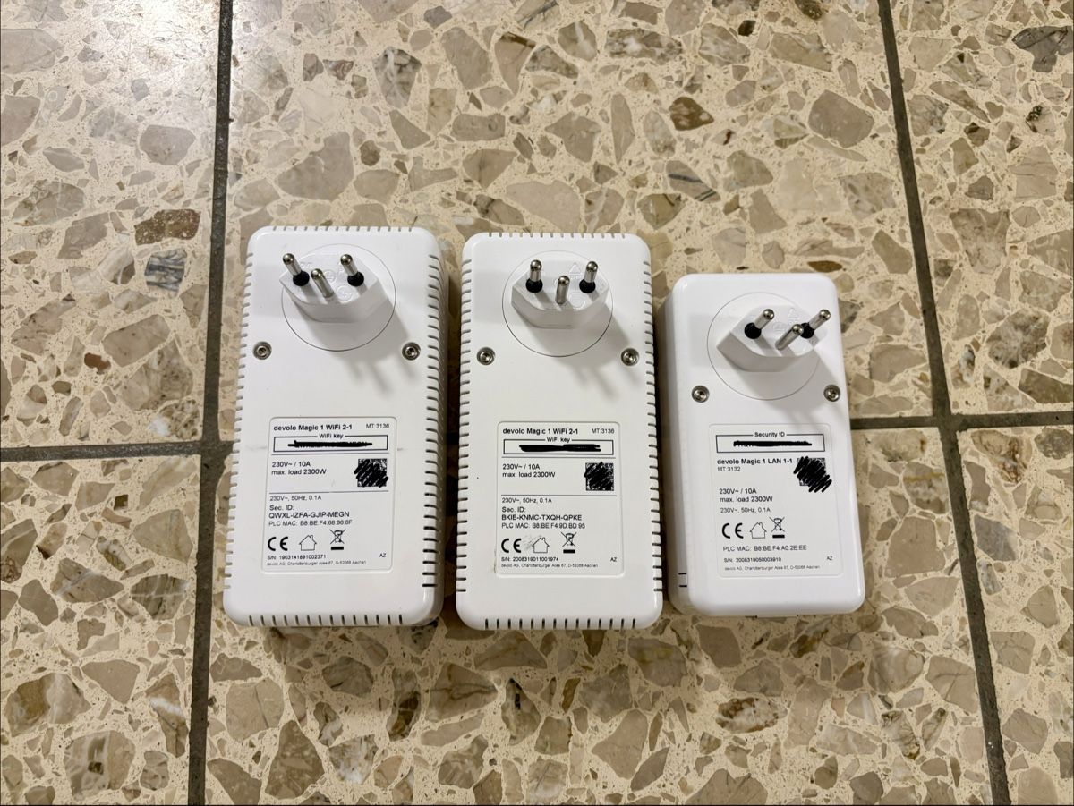 Devolo Modems & Router: Devolo Magic 1 WiFi Powerline Set 3 Adapter weiss – Gebraucht aus Sissach von BuyAndSell4Fun 1