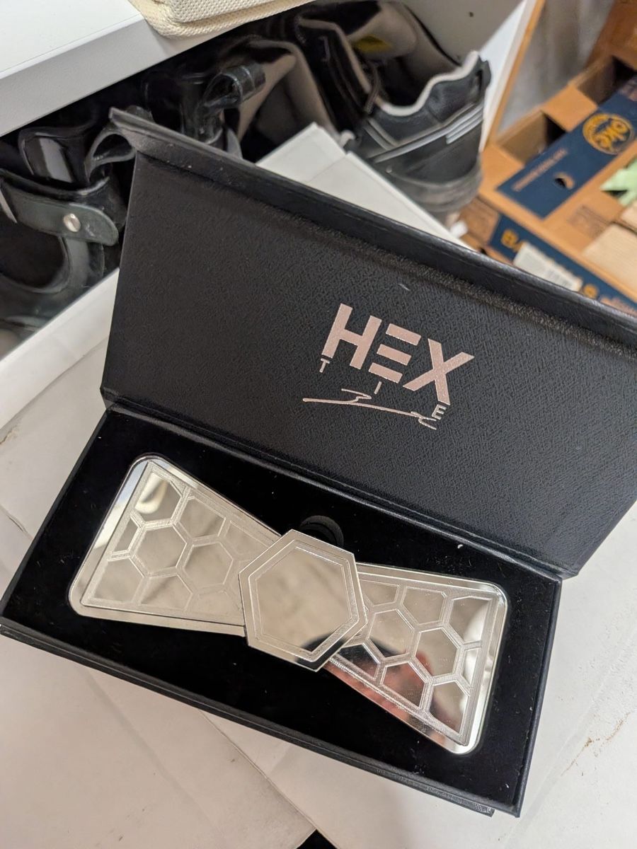 Cravatte: Papillon Silber Hex Tie  – Nuovo (secondo la descrizione) da Niederhasli venduto da 1966Italiano