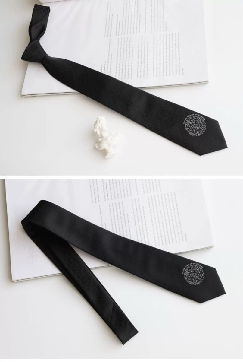 Cravatte: Completely new Tie -Periodic Table of chemistry Elements – Nuovo e nell'imballaggio originale da Basel venduto da 550_ckp6 2