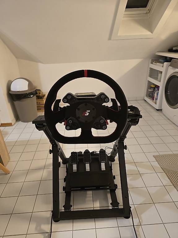 PC: High-End SimRacing Setup - Simagic – Usato da Pfyn venduto da Micaking 4