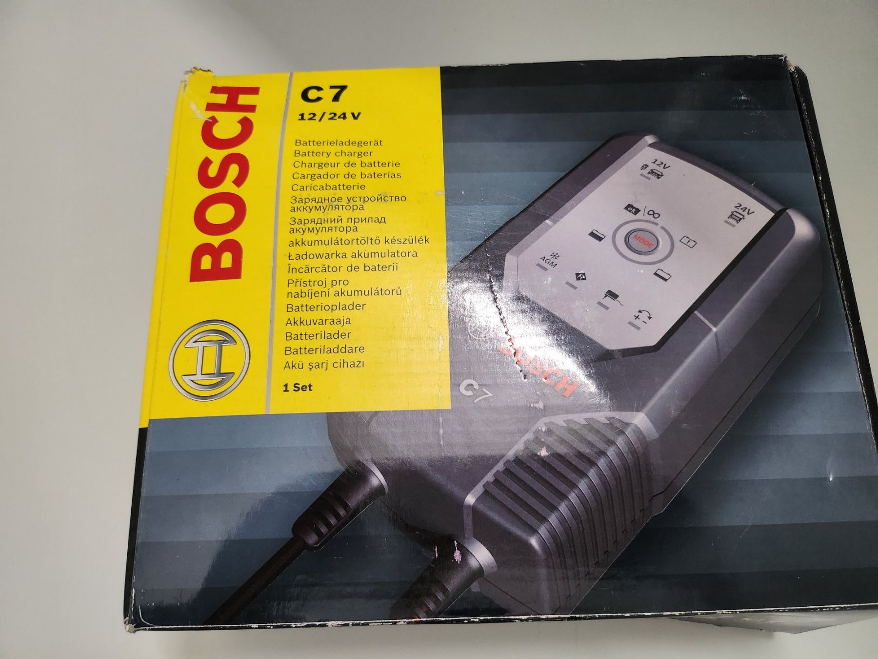 Bosch Caricabatterie: Batterieladegerät C7 12/24 V Bosch – Nuovo (secondo la descrizione) da Zürich venduto da Rose_Marie