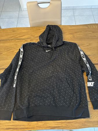 Nike Hoodie Gr. XL schwarz Muster Kapuze