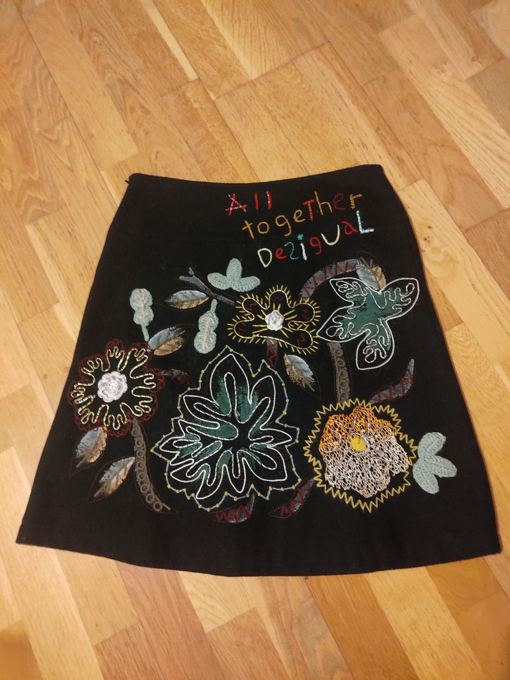 Desigual Gonne: Jupe Desigual stylée 34 – Usato da Bern venduto da Celinesim99 2