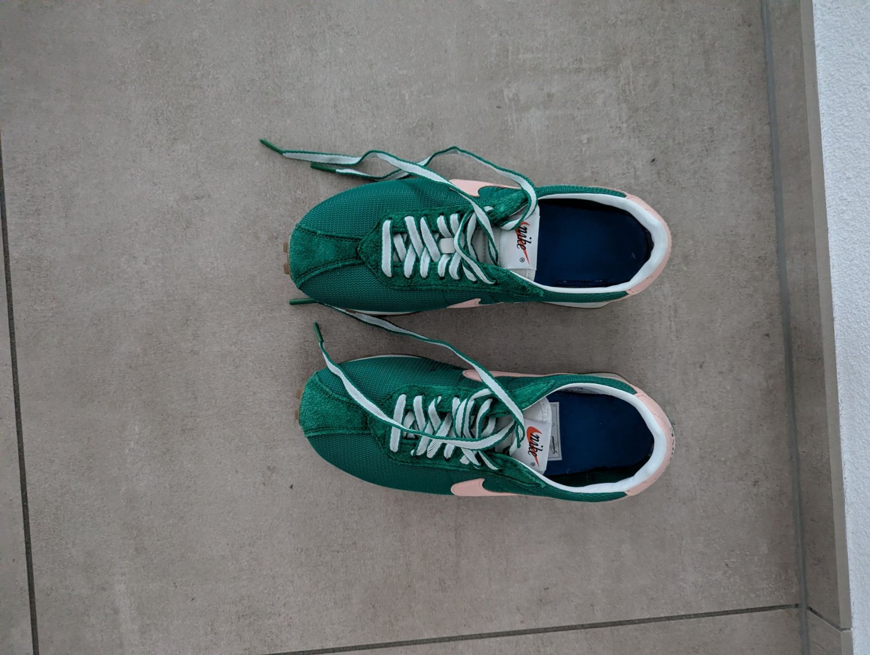 Nike Scarpe da donna: NIKE Turnschuh Gr. 39 – Usato da Liestal venduto da Nizli 1