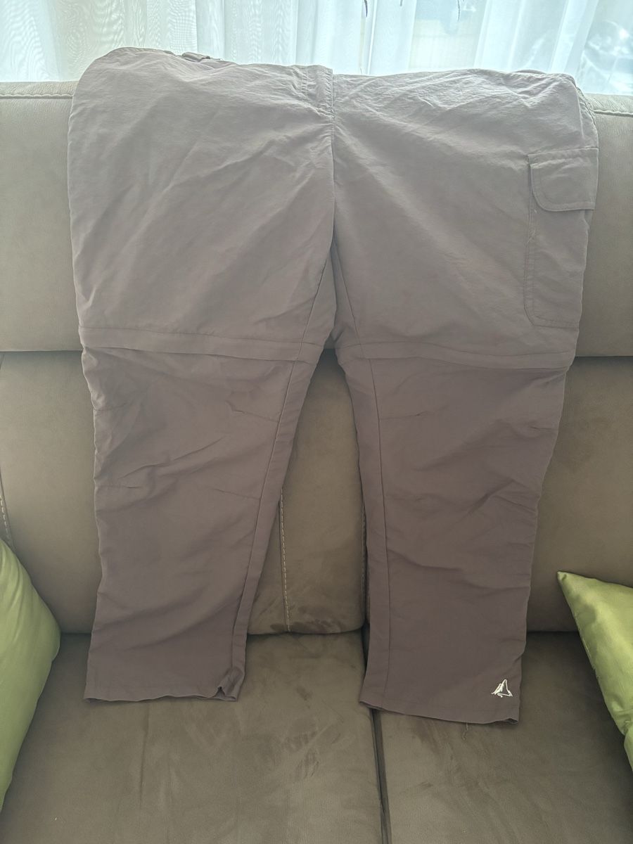 Pantaloni: Pantalon transformable – Usato da Lausanne venduto da isabelle0279