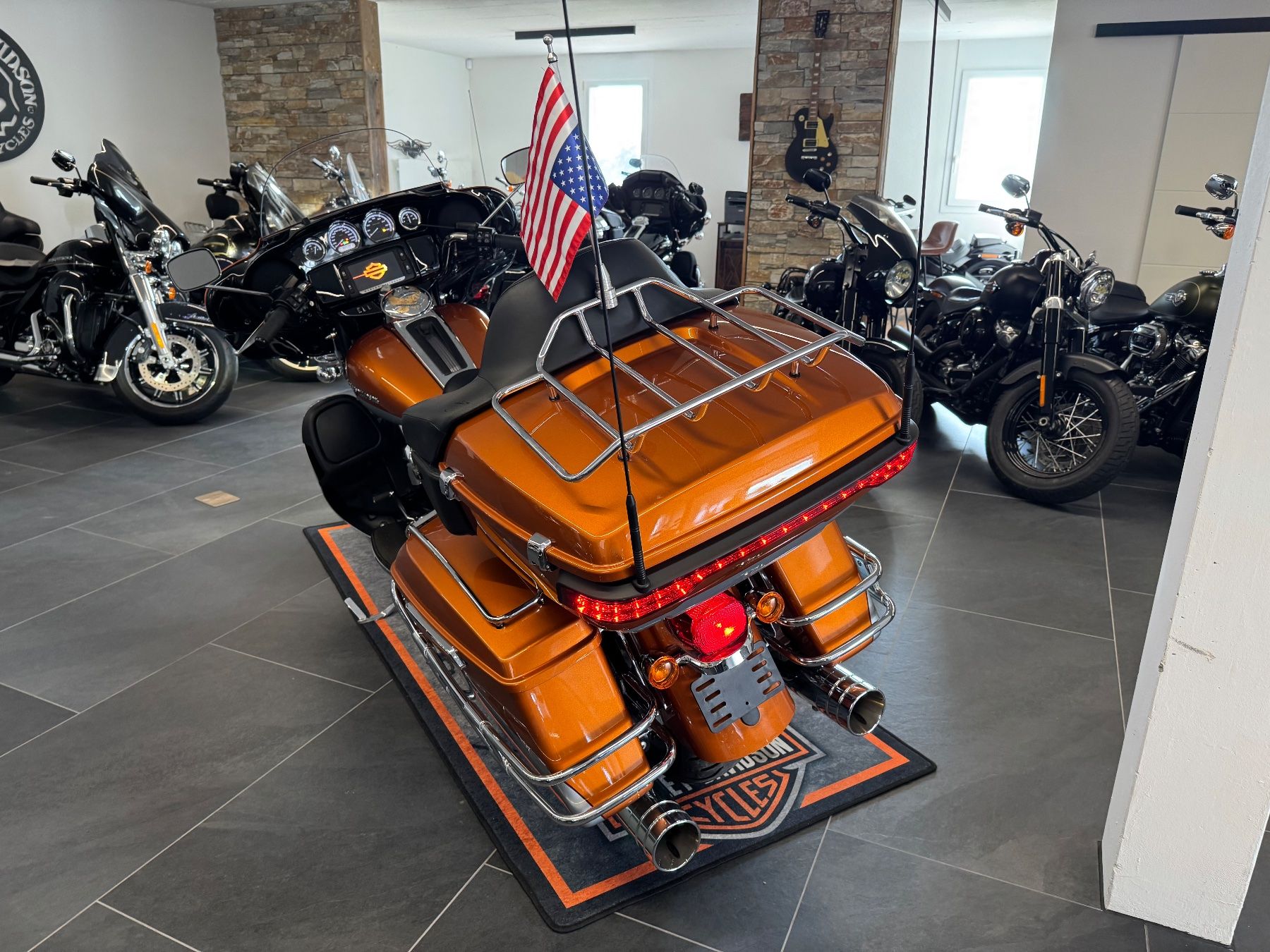 Harley-Davidson Touring: Harley Davidson Electra Glide 103 35kW LEASING POSSIBL – D'occasion à Echallens par HD90 7