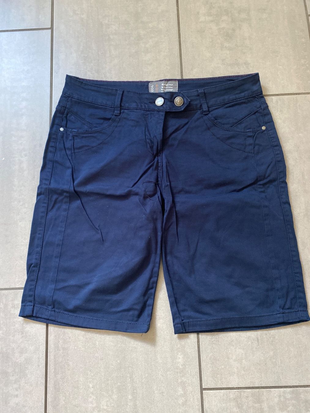 Cecil Pantaloni: Cecil Shorts 30 – Usato da Bleienbach venduto da Dbeno