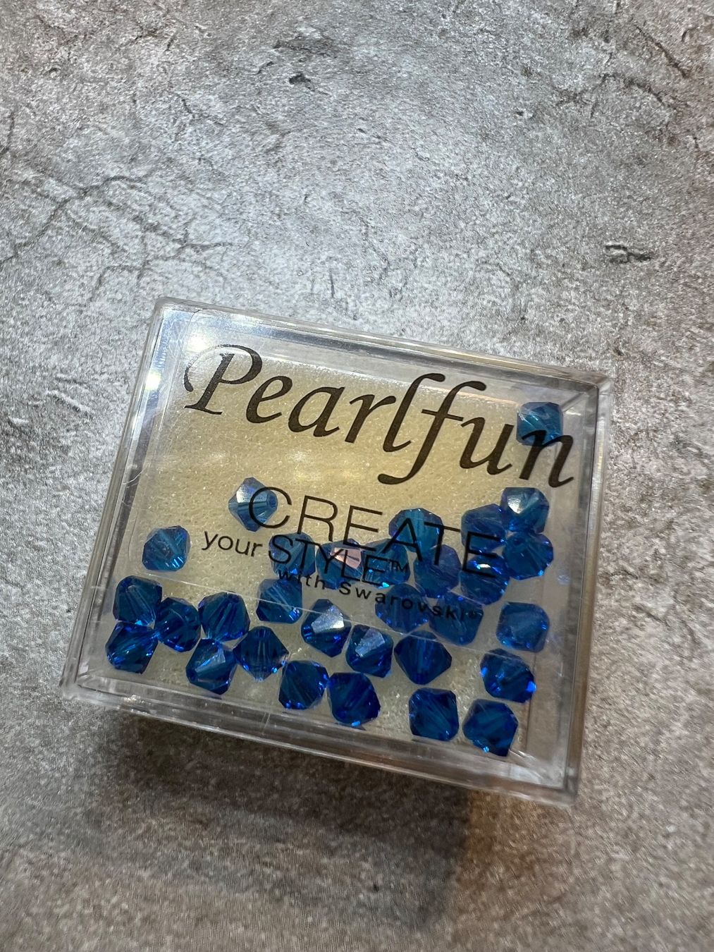Perles (synthétiques): Swarovski Perlen 4mm – Neuf avec emballage d'origine à Stein AG par Anastasia_Asya
