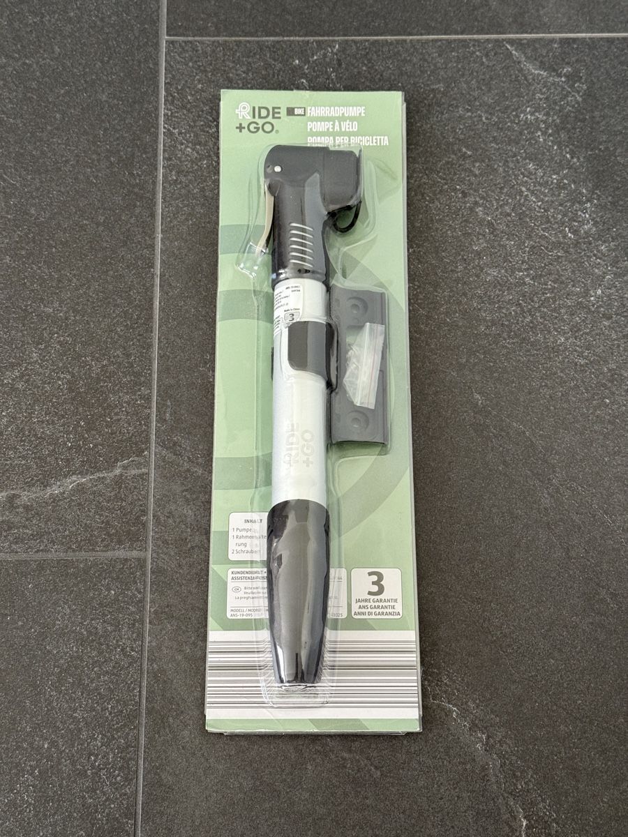 Pumpen: Fahrrad Luftpumpe – Neu und originalverpackt aus Goldach von igwhitestar