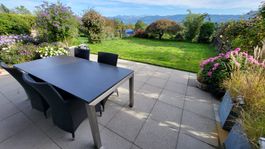 Granit-Gartentisch wetter- und winterfest