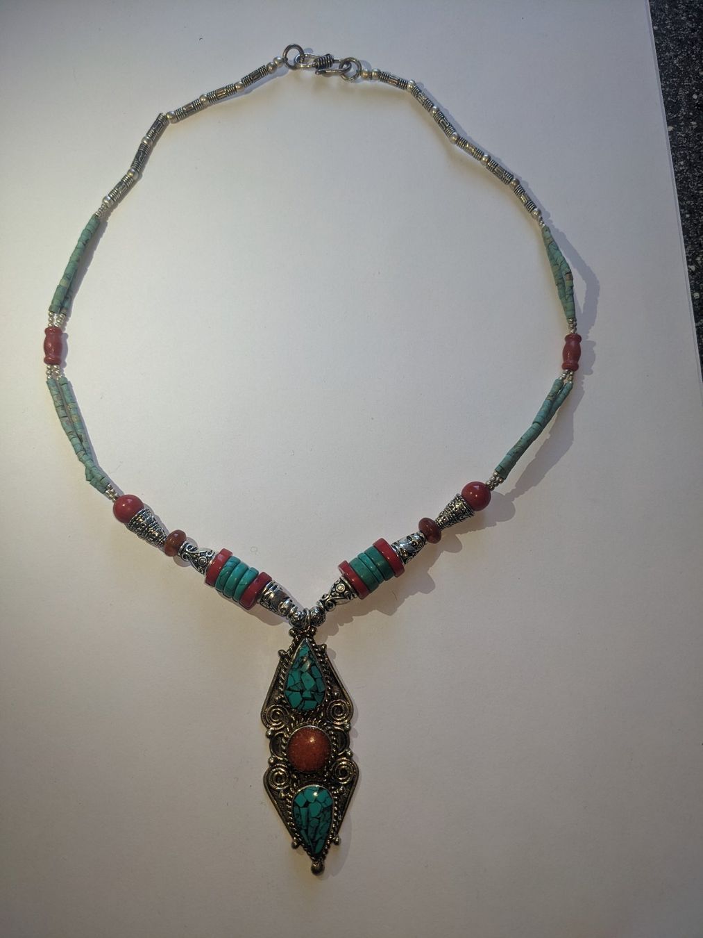 Catenine: Halskette aus Nepal – Nuovo (secondo la descrizione) da Basel venduto da N014