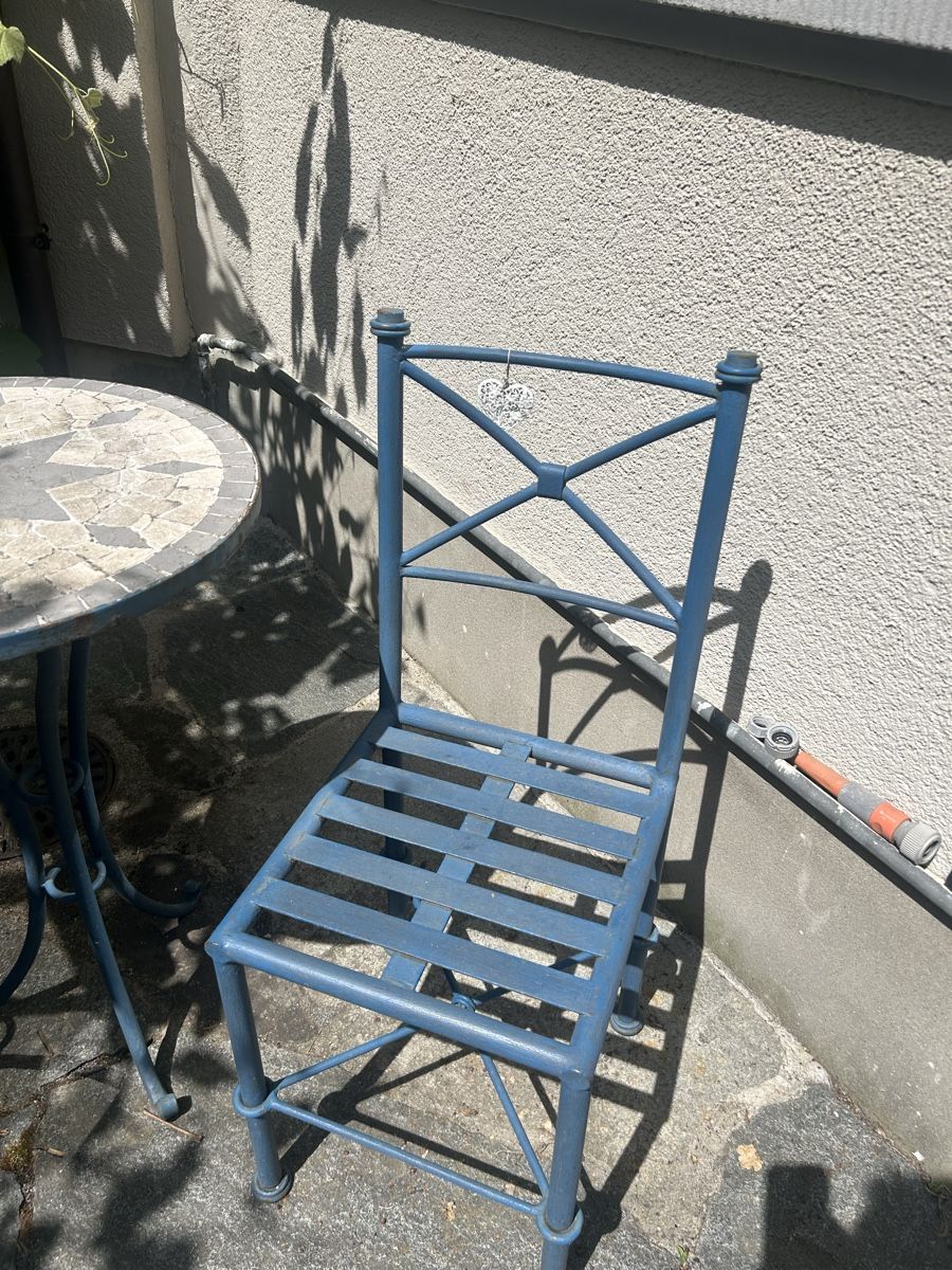 Set di tavolo e panche: Gartentisch+Stühle aus blauem Metall – Usato da Binningen venduto da alb_72k2 2