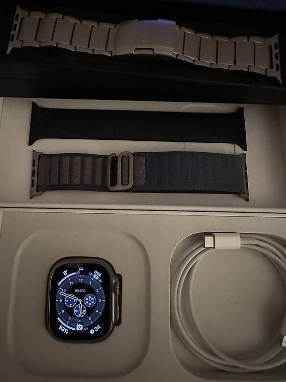 Smartwatch: Montre Apple Watch Ultra 2 Titane – Usato da Genève venduto da Curtis67 2