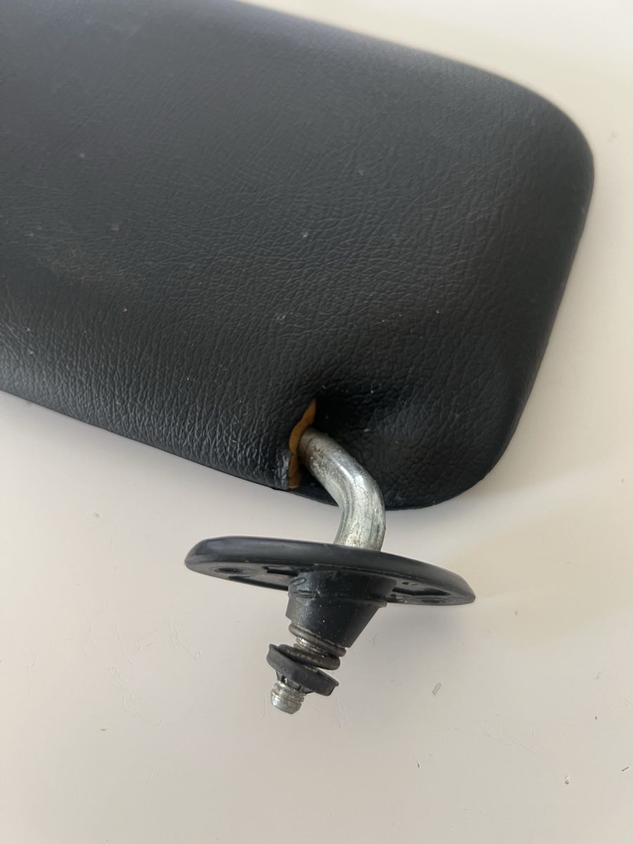 BMW Tutti pezzi di ricambio auto: BMW E30, pare-soleil  – Usato da Poliez-Pittet venduto da Spounce 6