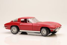 ERTL Chevrolet Corvette 1/18 Modellauto