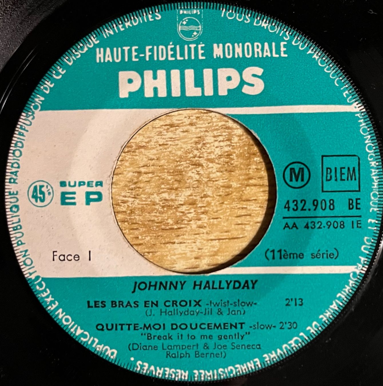 Schallplatten: JOHNNY HALLYDAY- LES BRAS EN CROIX – Gebraucht aus Bussigny von vinyl-pas-cher 2