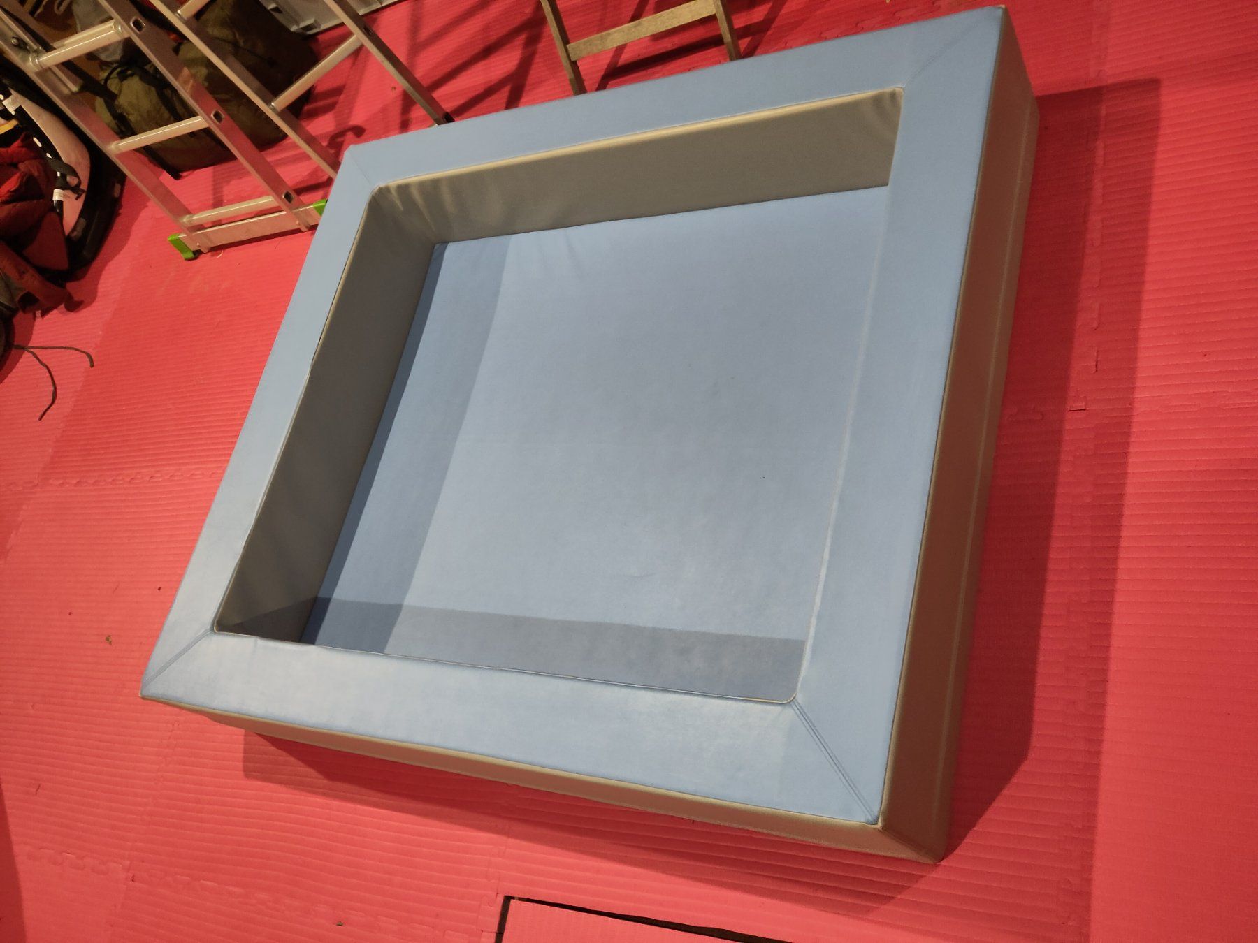 Giocattoli: Bällebad sehr robust & gross 1.4m x 1.6m – Usato da Studen SZ venduto da cith 6