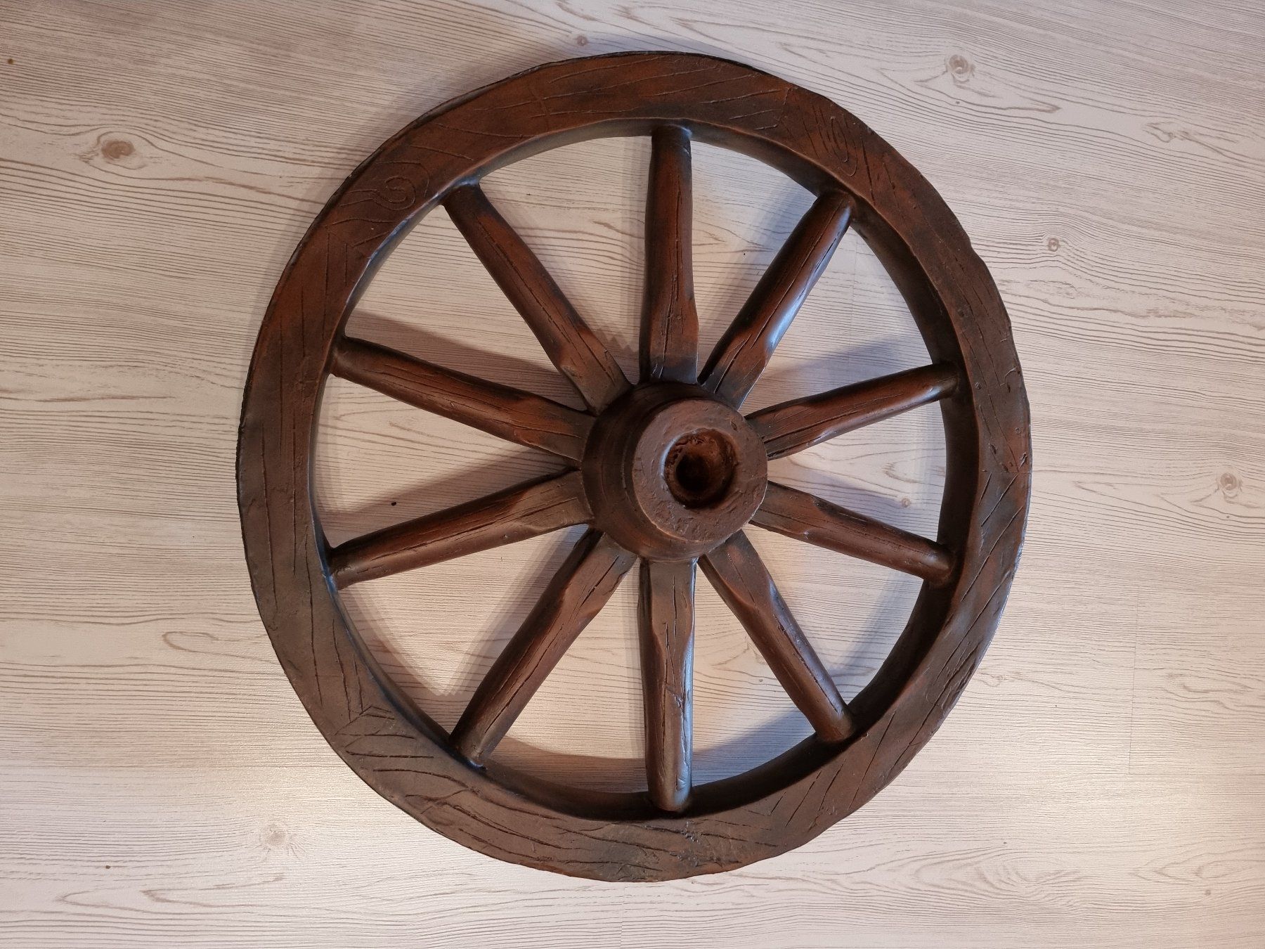 Tutte le decorazioni: Dekoratives, neues, rustikales Wagenrad 65cm – Nuovo e nell'imballaggio originale da Reigoldswil venduto da Rueschelrutscher 3