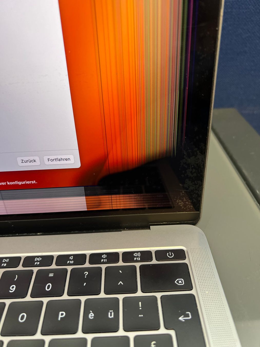 Apple Notebook: MacBook Pro 13" Spacegrey 2017 Schlag im Display #58 – Difettoso da Dietikon venduto da speedkauf 3