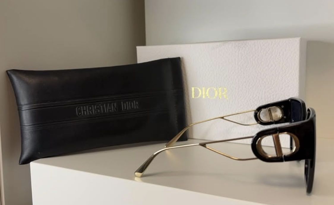Occhiali & Lenti: Lunettes de soleil Dior authentiques, neuves – Nuovo e nell'imballaggio originale da Chavannes-Renens venduto da Meilina.R17 2