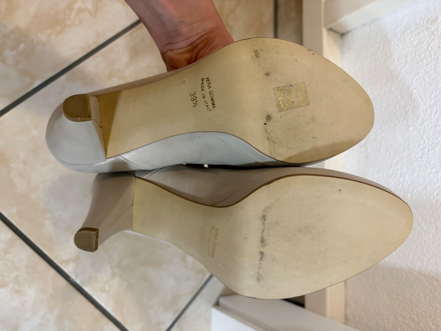 Scarpe da donna: Leather Shoes Pumps - Size 39 1/2 – Usato da Muzzano venduto da Sidney_3 2