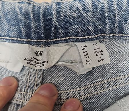 H&M Jeans hellblau Loose Fit Grösse 134 