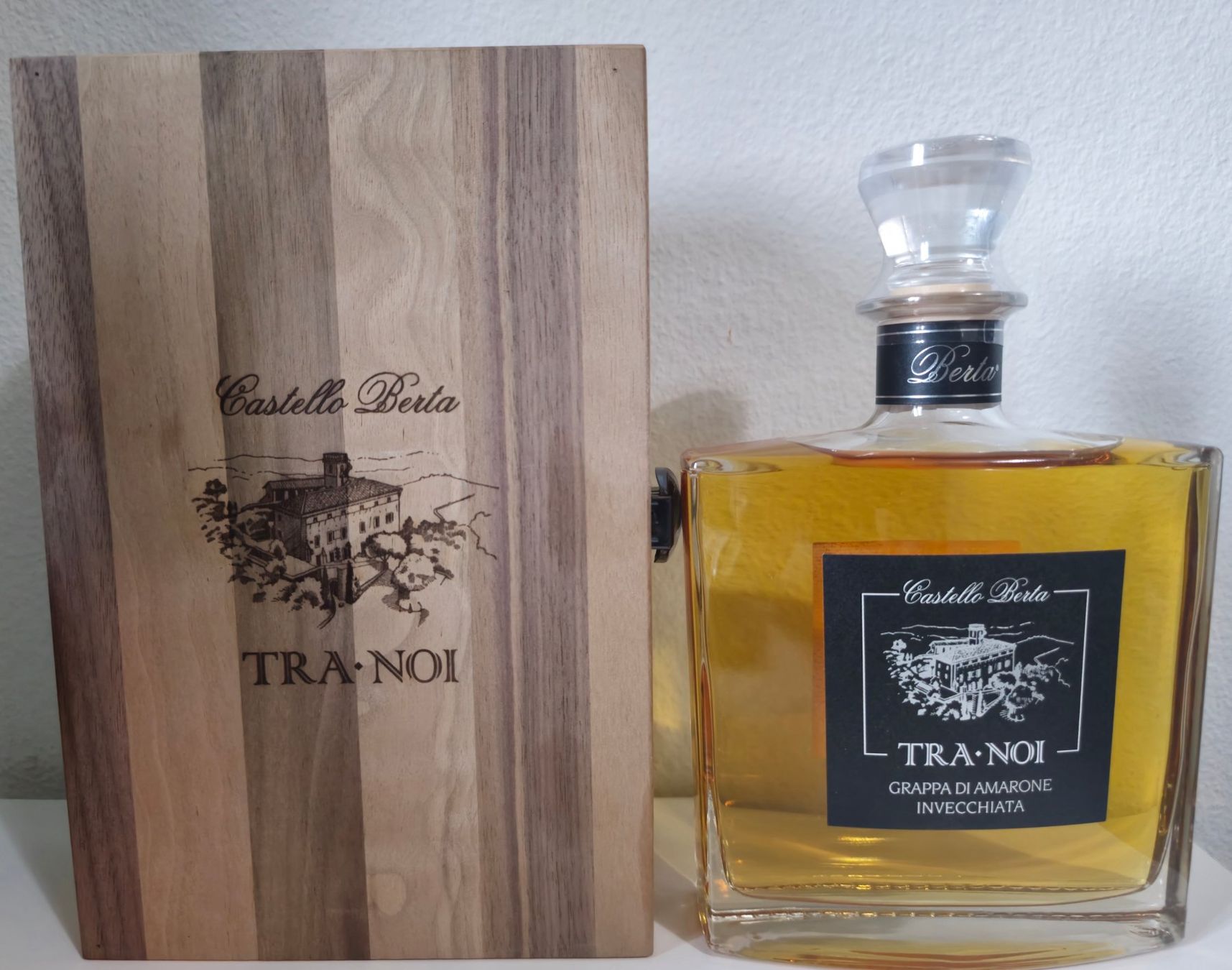 Berta Bevande alcoliche: Castello Berta Tra Noi Grappa Amarone limitiert 074/810 – Nuovo e nell'imballaggio originale da Zürich venduto da Myrik_