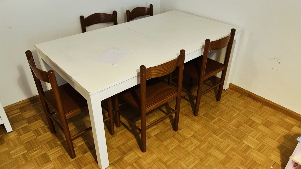 Ikea Set de table et chaises: Ikea BJURSTA tisch und 5 Stuhle zusammen oder separat – D'occasion à Basel par Nikitan
