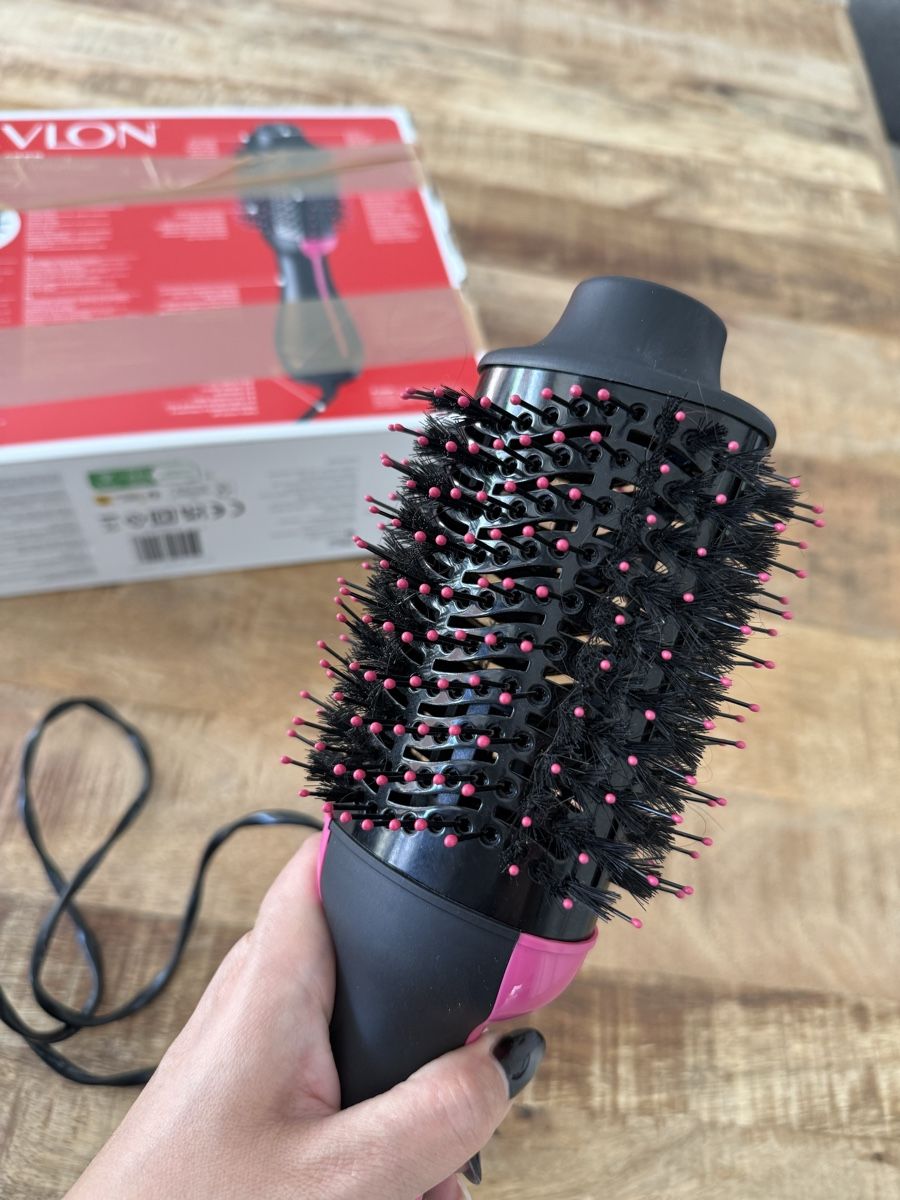 Altro per la cura dei capelli: Revlon One-Step Volumiser Warmluftbürste – Usato da Lugano venduto da rebecca.wardrobe 2