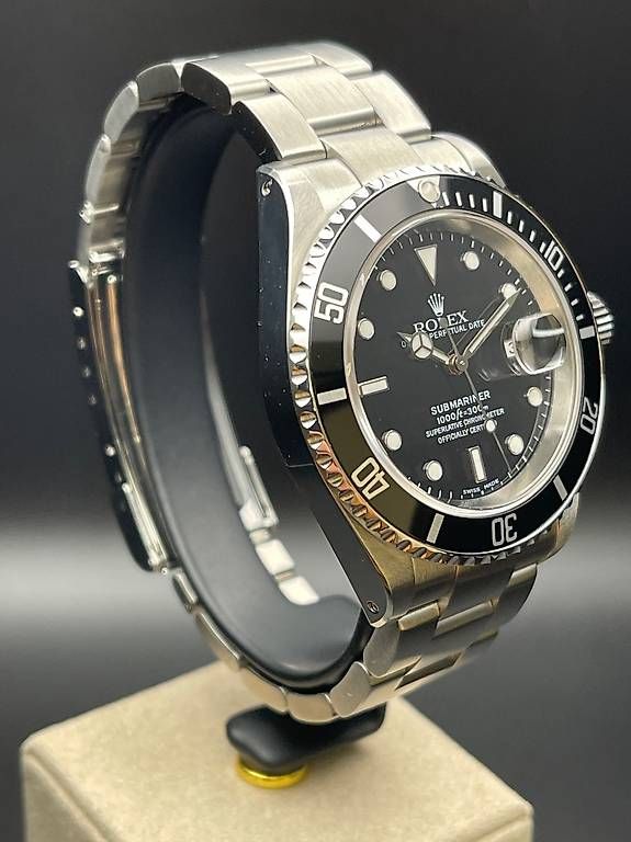 Orologi: Rolex Submariner Date Ref. 16610 Full Set 2002 – Usato da Lugano venduto da luganotopwatches 1