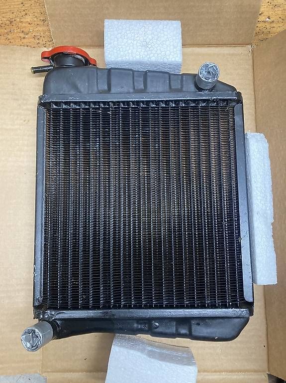Mini Tutti pezzi di ricambio auto: Radiateur de refroidissement Austin Mini 1000 – Usato da Vaulruz venduto da dvaud2006