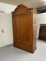 Antiker Schrank um 1900