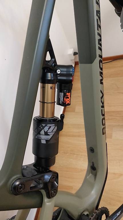 Rocky Mountain Bicycles Velos: VTT Rocky Mountain Altitude 29'' Carbon/Enduro/Taille L – Gebraucht aus Chexbres von fondueaufromage 2
