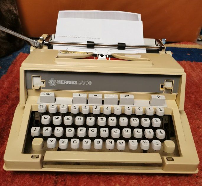 Schreibmaschinen: Hermes 3000: Klassische Schreibmaschine – Gebraucht aus Dänikon ZH von Beldiwuffi 1