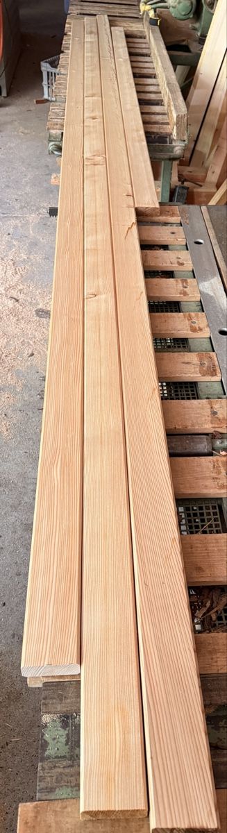 Articoli in legno: Lärchen Bretter gehobelt – Nuovo (secondo la descrizione) da Wallisellen venduto da CH-Holz-CH