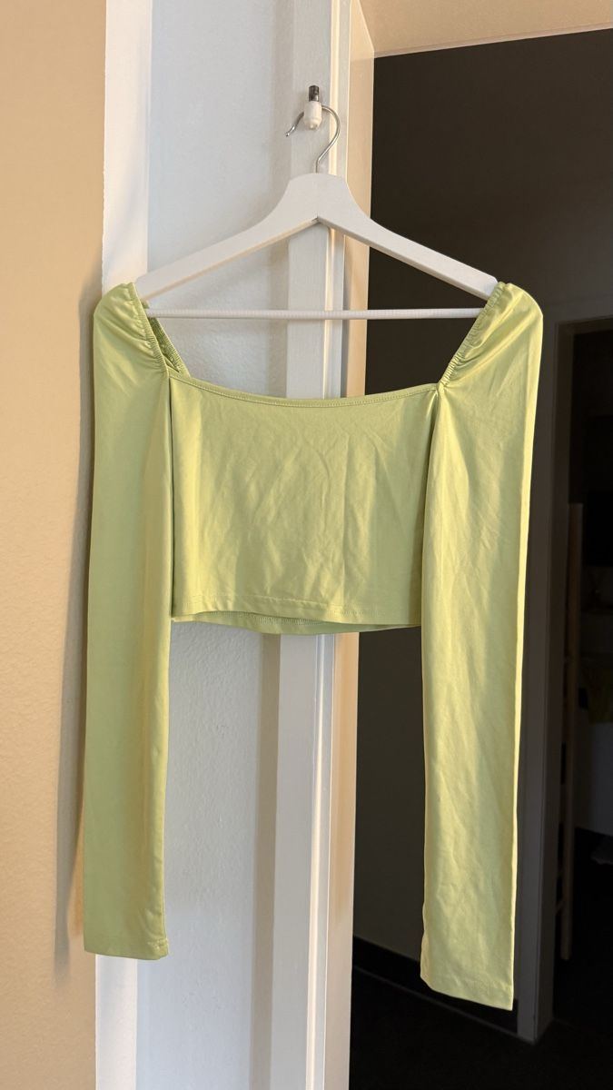 Tops: Crop Top Langarm Hellgrün Grösse S – Neu (gemäss Beschreibung) aus Thun von tat_zb9b 1