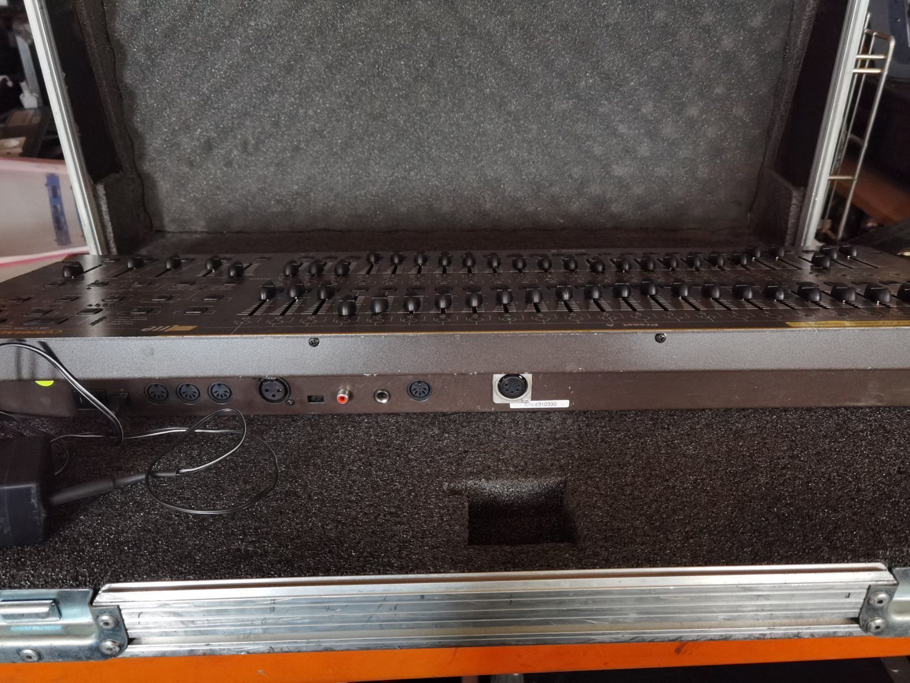 Mischpulte: Elite  Comander 48 – Gebraucht aus Aesch LU von Cubic 2