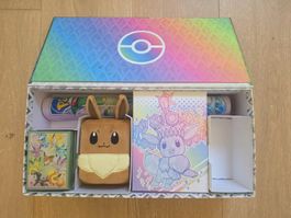 Prismatic Evolutions Eevee Deckbox / Matte Plüsch NEU