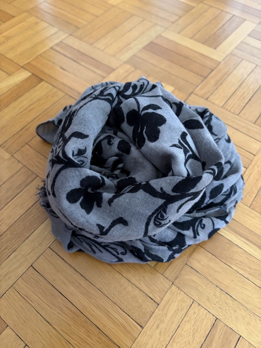 Sisley Foulard & Sciarpe: Sisley  Foulard – Usato da Minusio venduto da murimiri 3