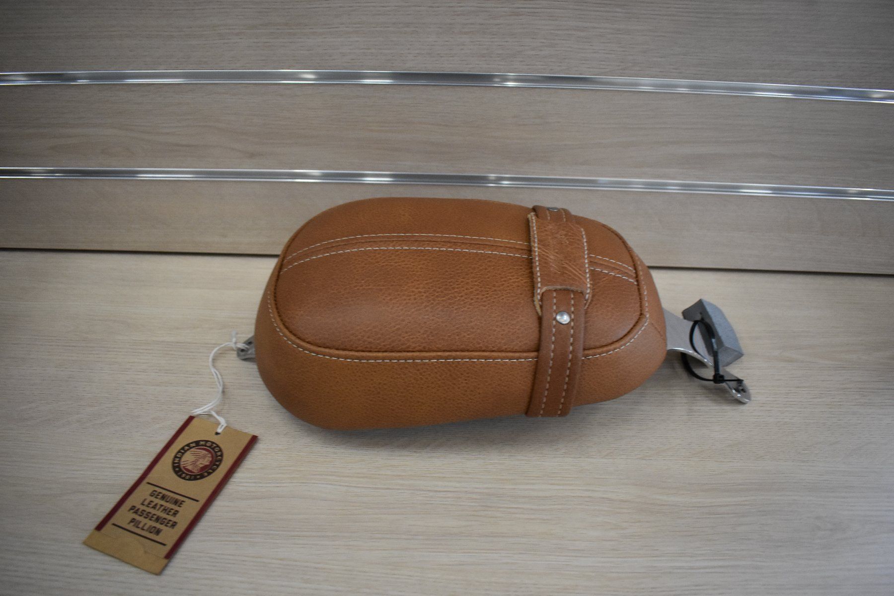 Indian Motorcycle Tutti i ricambio per moto: Indian Motorcycle - Passenger Seat – Nuovo e nell'imballaggio originale da Besenbüren venduto da Senag2020 1