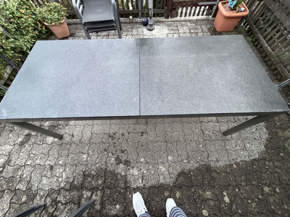 Tische: Grosser Gartentisch mit Steinplatte – Gebraucht aus oftringen von stouner1 5