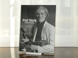 Pat York / Fame & Frame #Portraits #Warhol #Fonda #Hockney