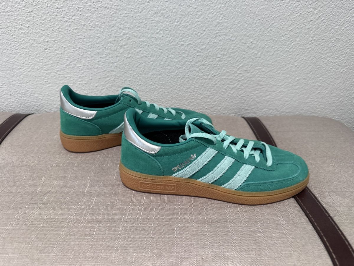 Adidas Damenschuhe: adidas spezial 38.5 – Gebraucht aus Ebikon von amaxandx