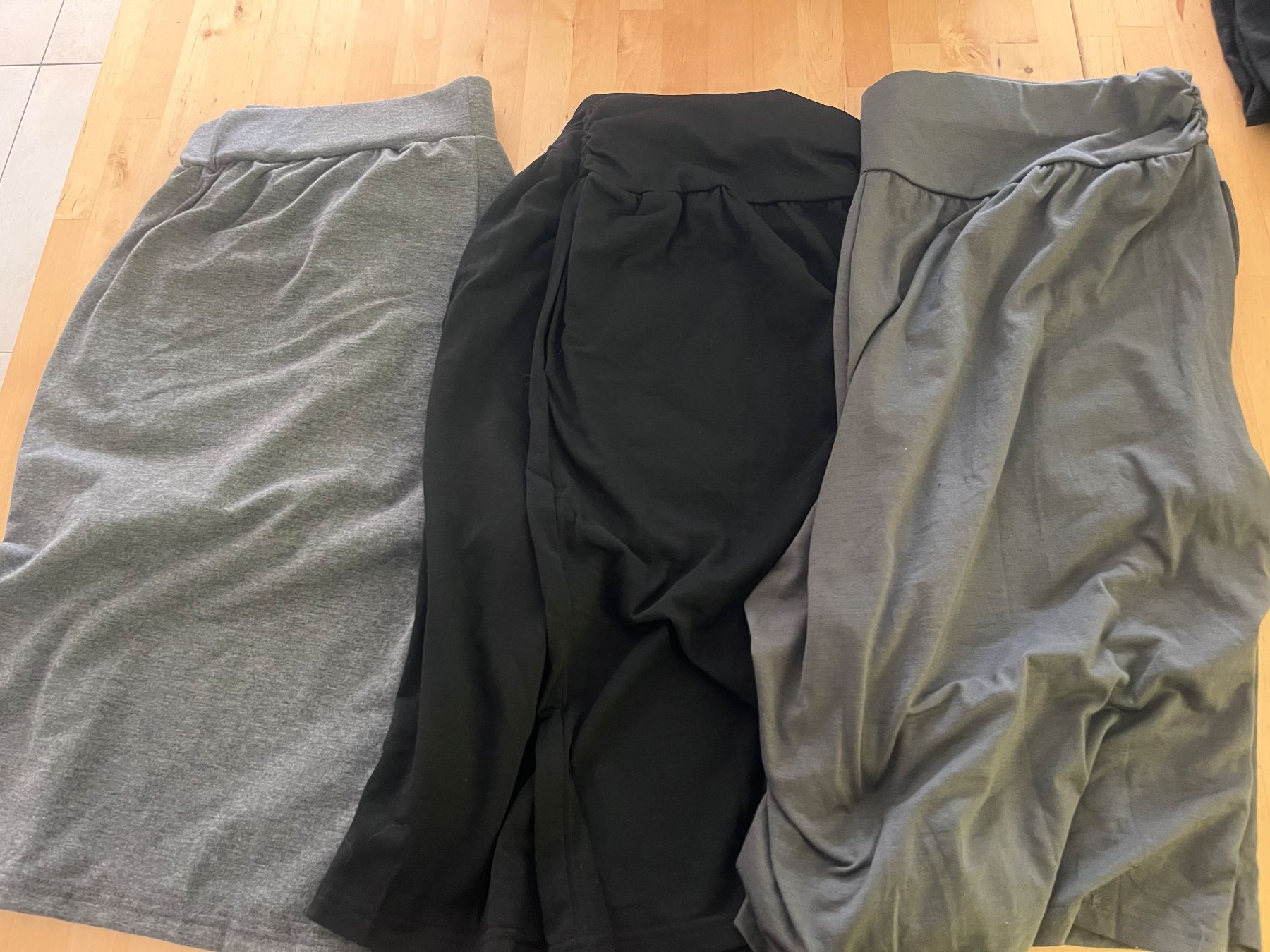 Kleiderpakete: 13 Paar Hosen Gr. 48/50 – Gebraucht aus Einsiedeln von Tru7 4