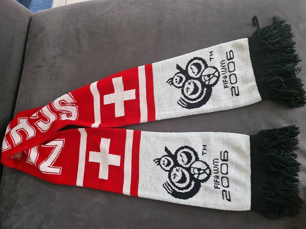 Foulard & Sciarpe: Echarpe Schwiiz WM 2006 – Usato da Villars-sur-Glâne venduto da Mark_988 1