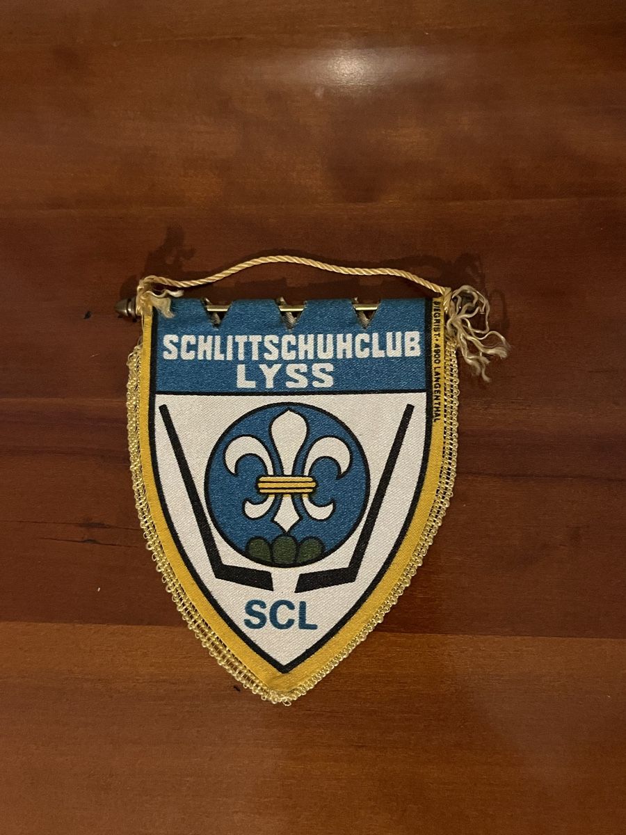 Toppe: Fanion Schlittschuhclub Lyss – Usato da etagnières venduto da isoz01