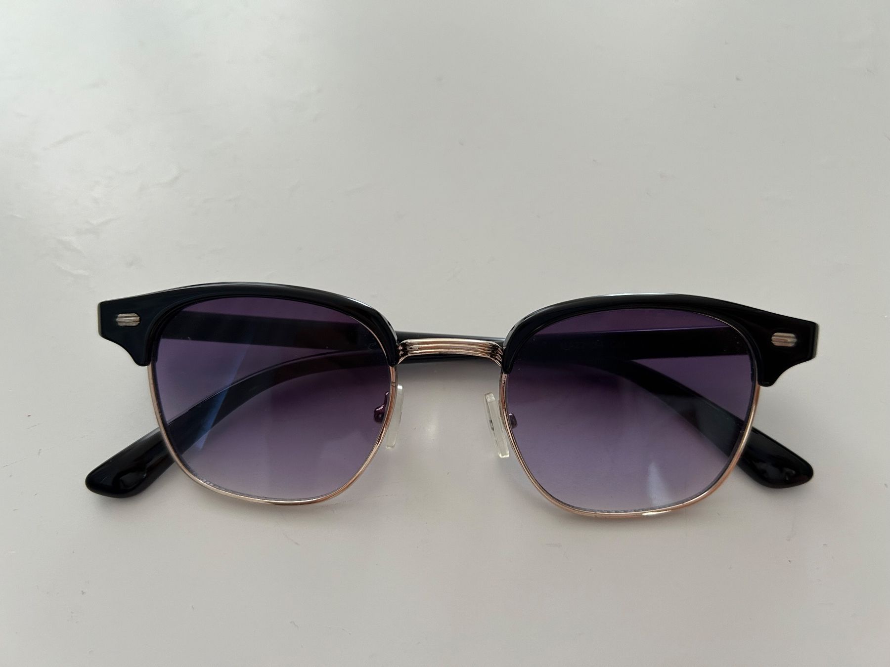 Occhiali & Lenti: Sonnenbrille schwarz gold – Usato da Altenrhein venduto da _6sbw
